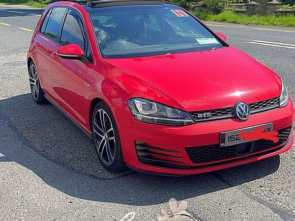 Volkswagen Golf Hatchback, Diesel, 2015, Red