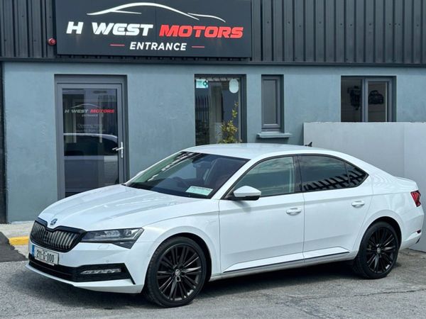 Skoda Superb Hatchback, Hybrid, 2021, White