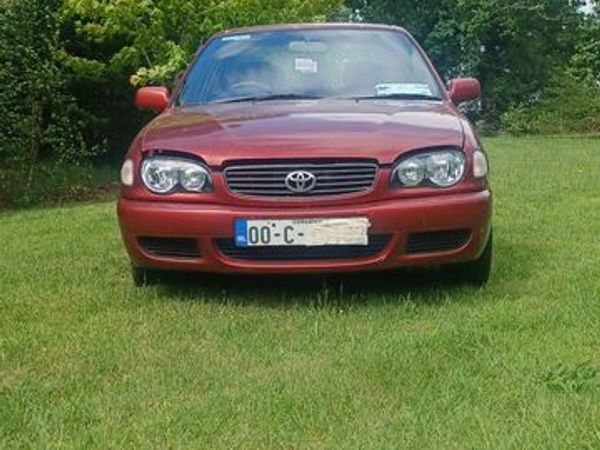Toyota Corolla Saloon, Petrol, 2000, Red