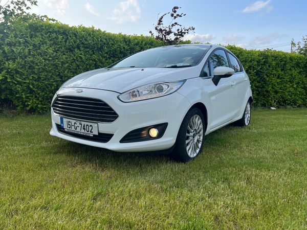 Ford Fiesta Hatchback, Petrol, 2015, White