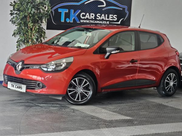 Renault Clio Hatchback, Petrol, 2014, Red