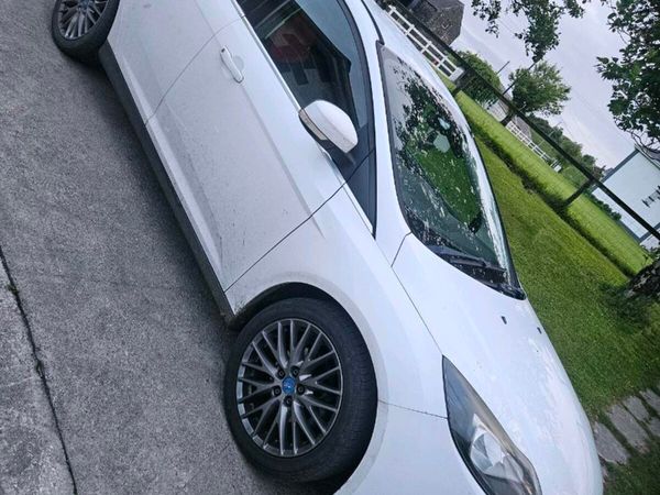 Ford Focus Hatchback, Diesel, 2011, White