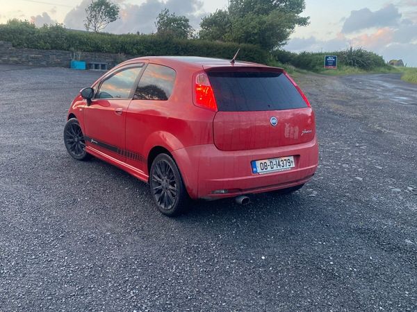 Fiat Punto Hatchback, Petrol, 2008, Red