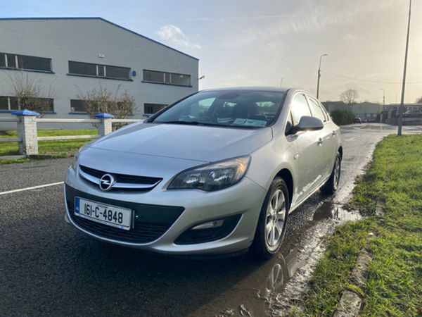 Opel Astra Saloon, Petrol, 2016, Silver