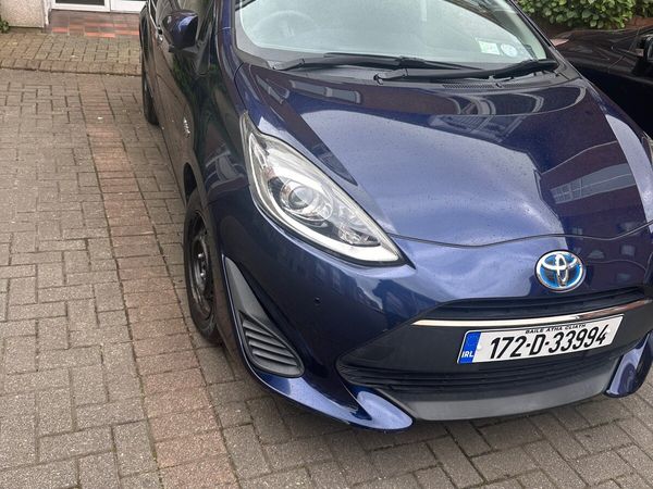 Toyota Aqua Hatchback, Petrol Hybrid, 2017, Navy