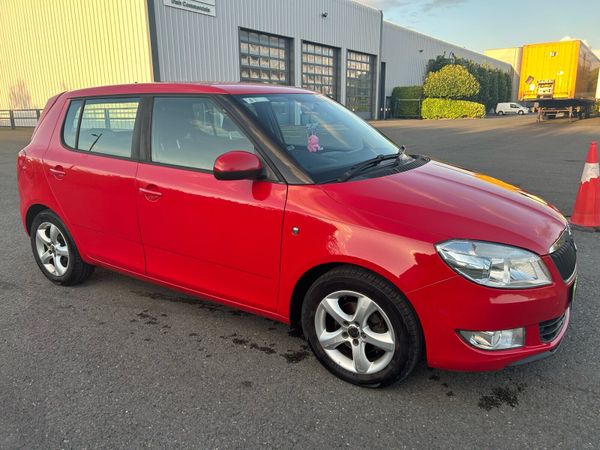 Skoda Fabia Hatchback, Diesel, 2013, Red