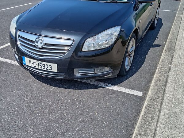Vauxhall Insignia Hatchback, Diesel, 2011, Black