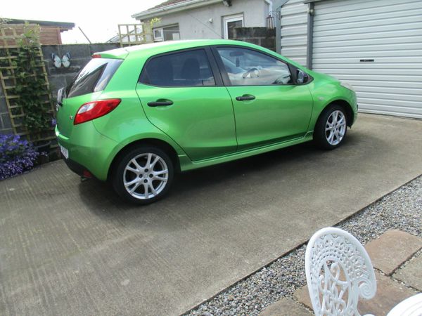 Mazda Mazda2 Hatchback, Petrol, 2012, Green