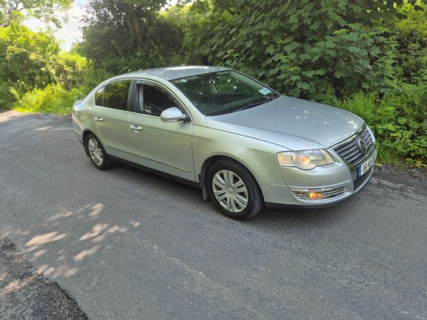 Volkswagen Passat Saloon, Petrol, 2006, Silver