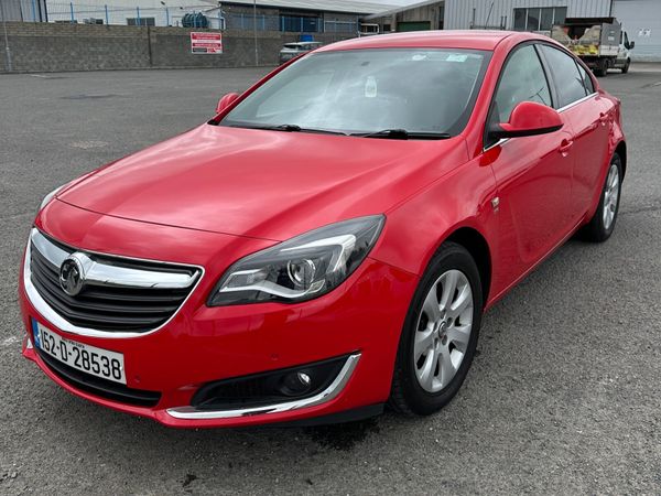 Vauxhall Insignia Hatchback, Diesel, 2015, Red