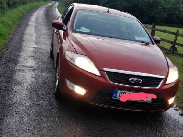 Ford Mondeo Hatchback, Diesel, 2009, Red