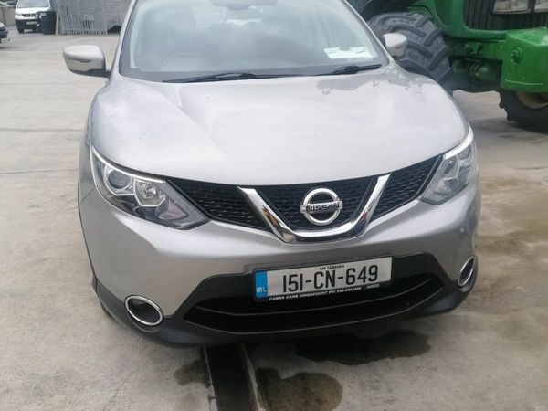 Nissan Qashqai Hatchback, Diesel, 2015, Silver