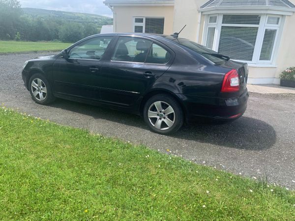 Skoda Octavia Saloon, Diesel, 2013, Black