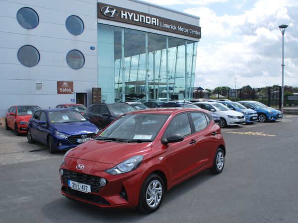 Hyundai i10 Hatchback, Petrol, 2021, Red