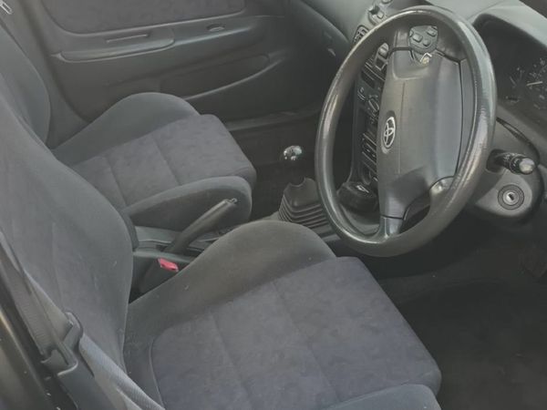 Toyota Corolla Saloon, Petrol, 2001, Blue