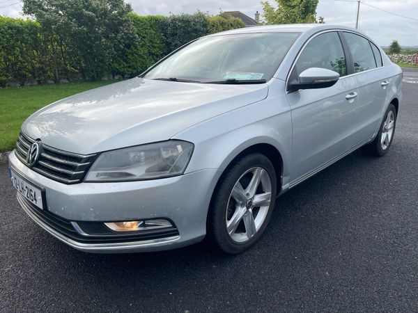 Volkswagen Passat Saloon, Diesel, 2012, Silver