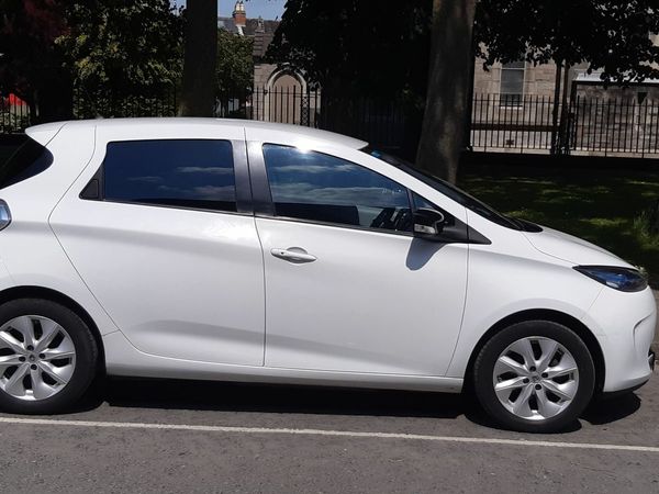 Renault Zoe Hatchback, Electric, 2015, White