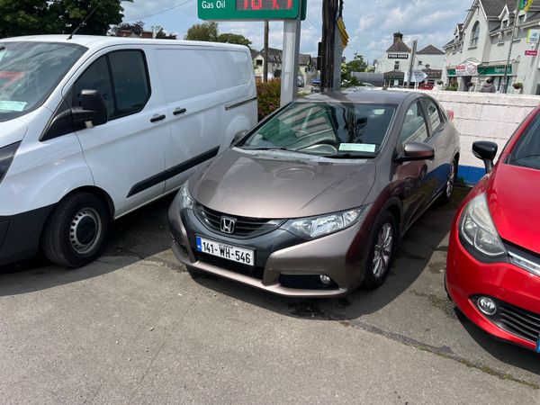 Honda Civic Hatchback, Diesel, 2014, Beige