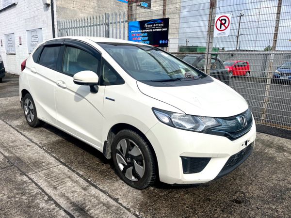 Honda Fit Hatchback, Petrol Hybrid, 2014, White