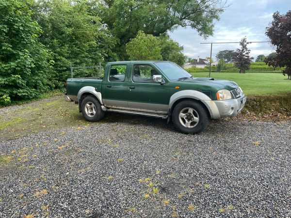 Nissan Navara Crew Cab, Diesel, 2002, Green