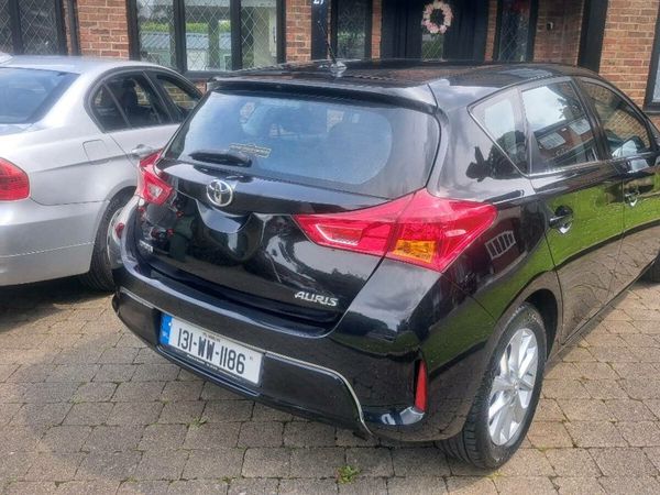 Toyota Auris MPV, Petrol, 2013, Black