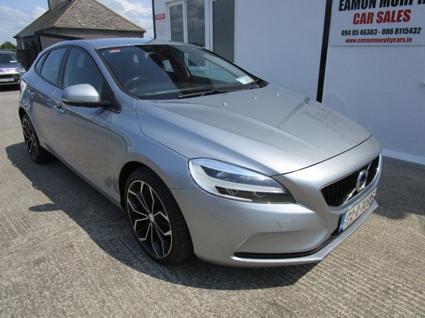 Volvo V40 Hatchback, Diesel, 2017, Silver