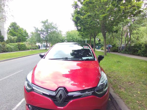 Renault Clio Hatchback, Diesel, 2014, Red