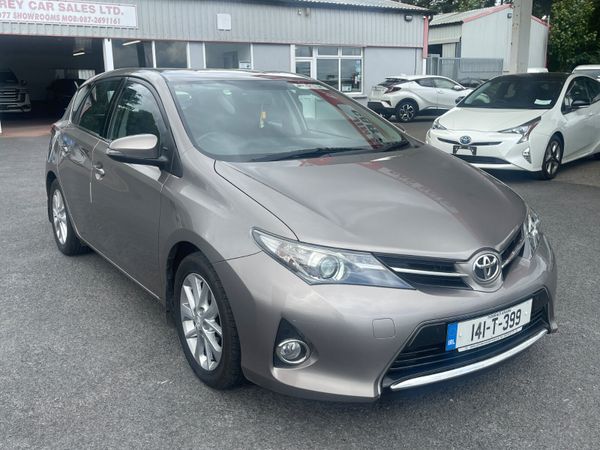 Toyota Auris Hatchback, Diesel, 2014, Bronze