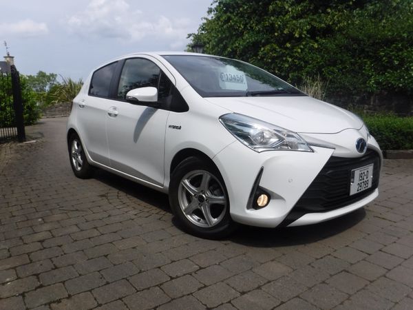 Toyota Vitz Hatchback, Petrol Hybrid, 2019, White