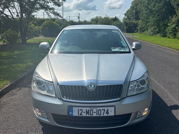 Skoda Octavia Saloon, Diesel, 2012, Silver
