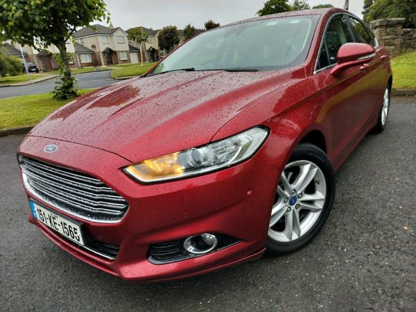 Ford Mondeo Hatchback, Diesel, 2015, Red