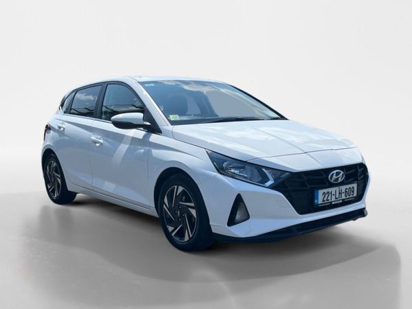 Hyundai i20 Hatchback, Petrol, 2022, White