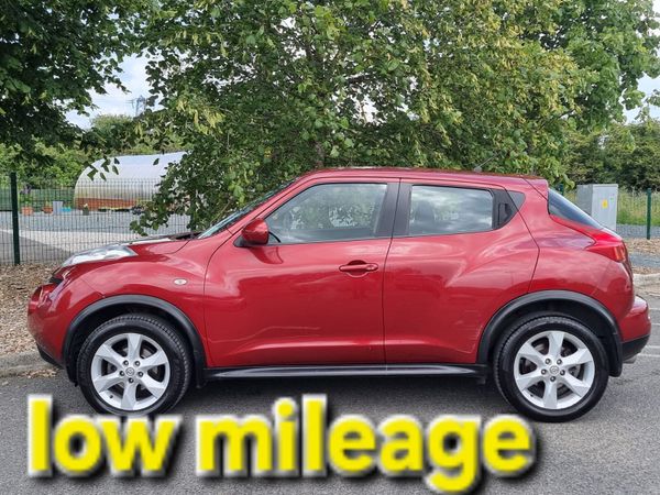 Nissan Juke SUV, Petrol, 2012, Red