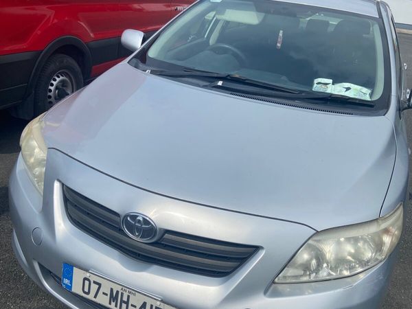 Toyota Corolla Saloon, Petrol, 2007, Silver