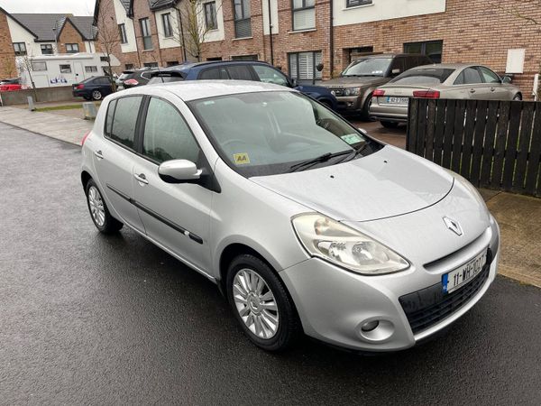 Renault Clio Hatchback, Ethanol Petrol, 2011, Silver