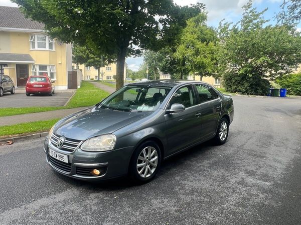 Volkswagen Jetta Saloon, Diesel, 2010, Grey