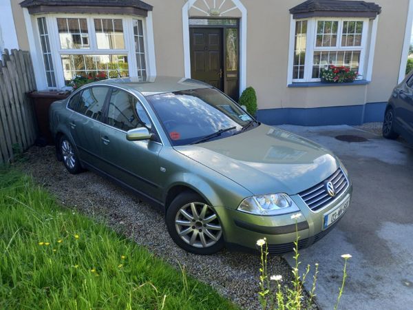 Volkswagen Passat Saloon, Diesel, 2003, Green