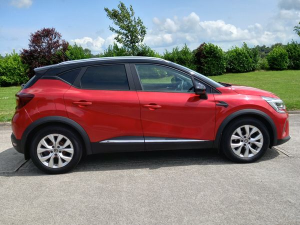 Renault Captur Hatchback, Diesel, 2021, Red
