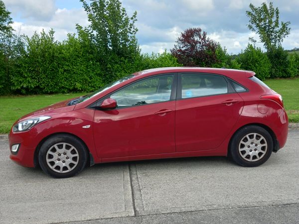 Hyundai i30 MPV, Diesel, 2014, Red