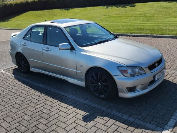 Lexus IS Saloon, Petrol, 2001, Silver