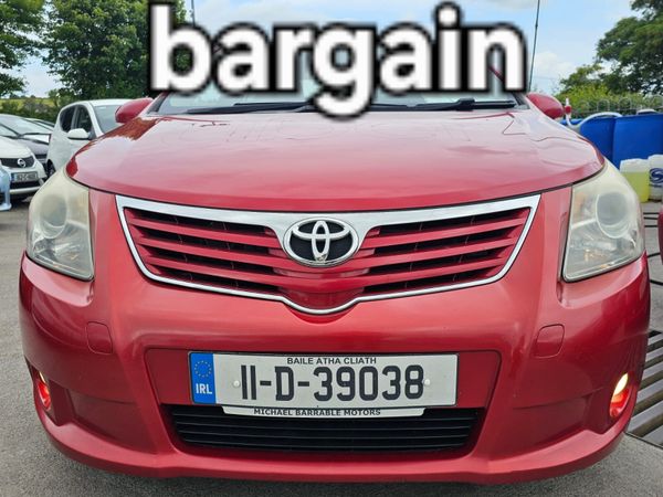 Toyota Avensis Saloon, Petrol, 2011, Red