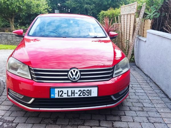 Volkswagen Passat Saloon, Diesel, 2012, Red
