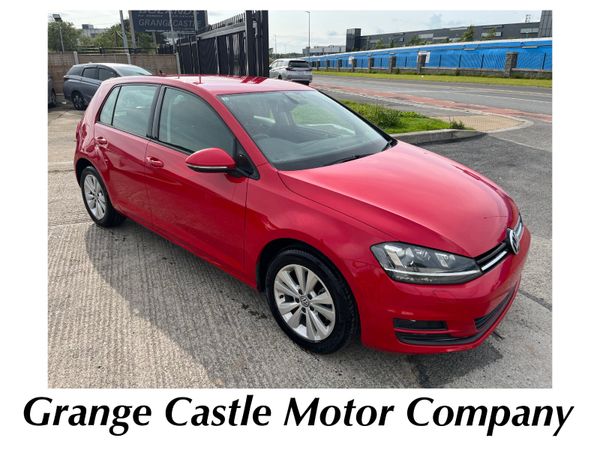 Volkswagen Golf Hatchback, Petrol, 2015, Red