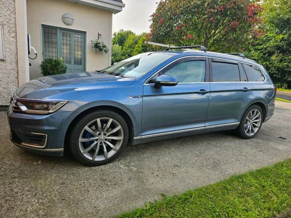 Volkswagen Passat Estate, Petrol Plug-in Hybrid, 2018, Blue