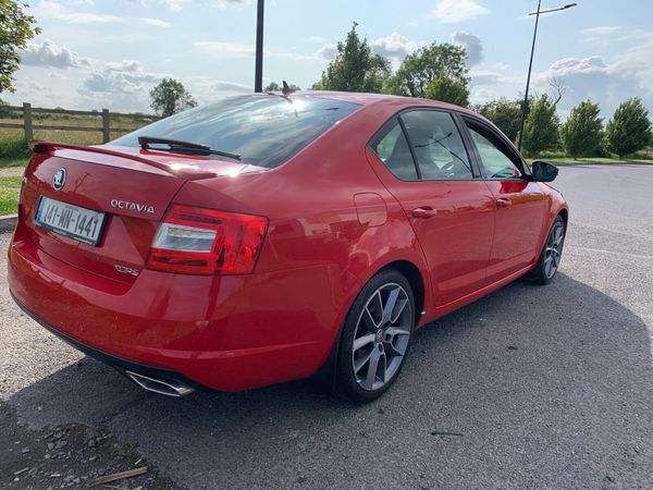 Skoda Octavia Hatchback, Diesel, 2014, Red