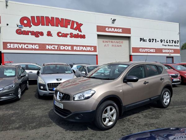 Nissan Qashqai Hatchback, Diesel, 2012, Gold