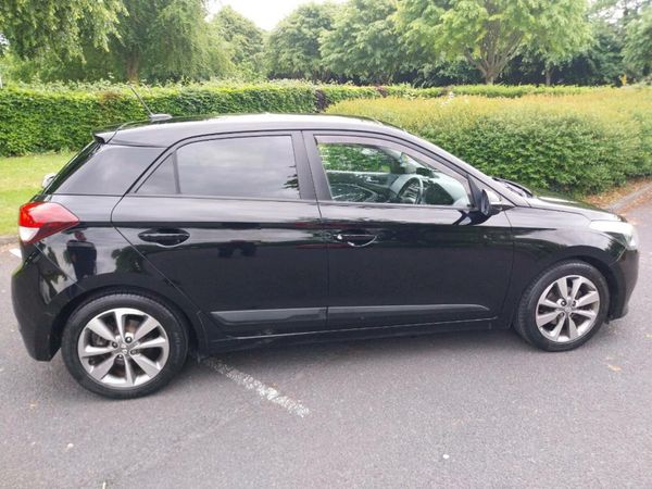 Hyundai i20 Hatchback, Petrol, 2015, Black