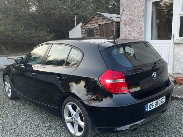 BMW 1-Series Hatchback, Petrol, 2009, Black