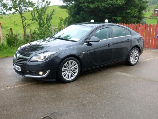 Vauxhall Insignia Hatchback, Diesel, 2015, Black