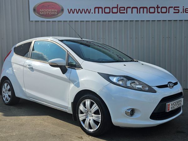 Ford Fiesta Hatchback, Petrol, 2012, White